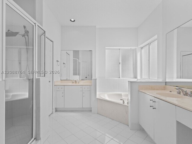 Building Photo - 11149 NW 72nd Terrace