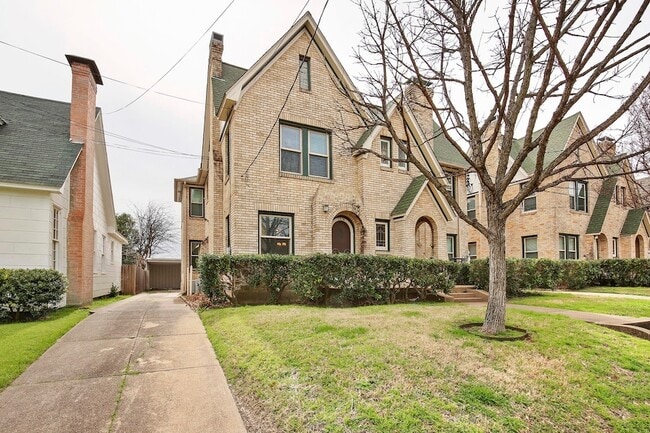 Building Photo - 5924 La Vista Dr