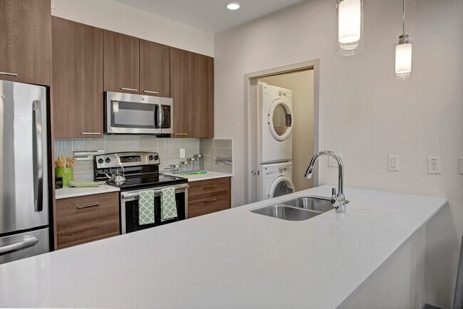 Primary Photo - Escape