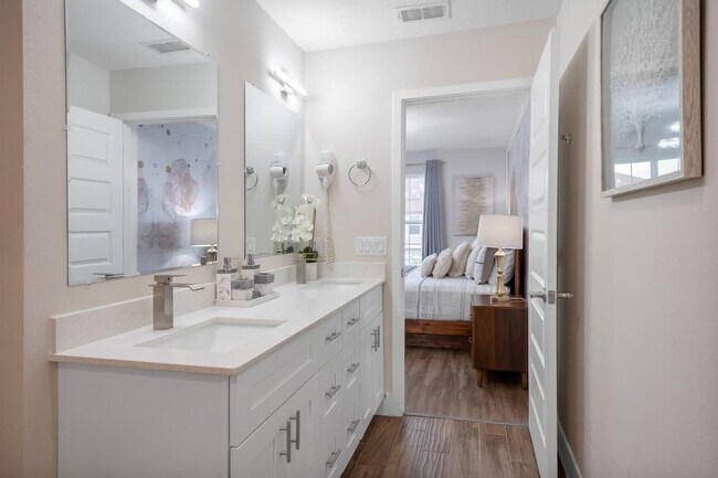 Building Photo - 4456 Summer Flowers Pl