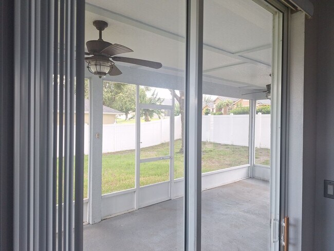 Building Photo - VA-VA ROOM! 5 BR  Home in Debary Country C...