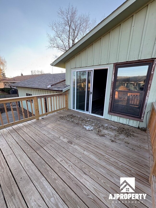 Building Photo - 3012 S Phillips Ave