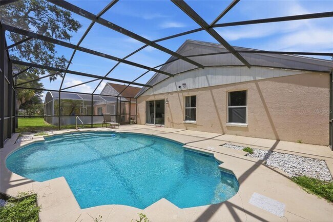 Building Photo - 2537 Chatham Cir