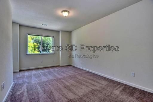 Building Photo - 2858 Grove Way