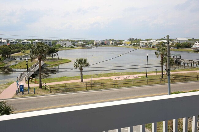 Building Photo - 608 Carolina Beach Ave S