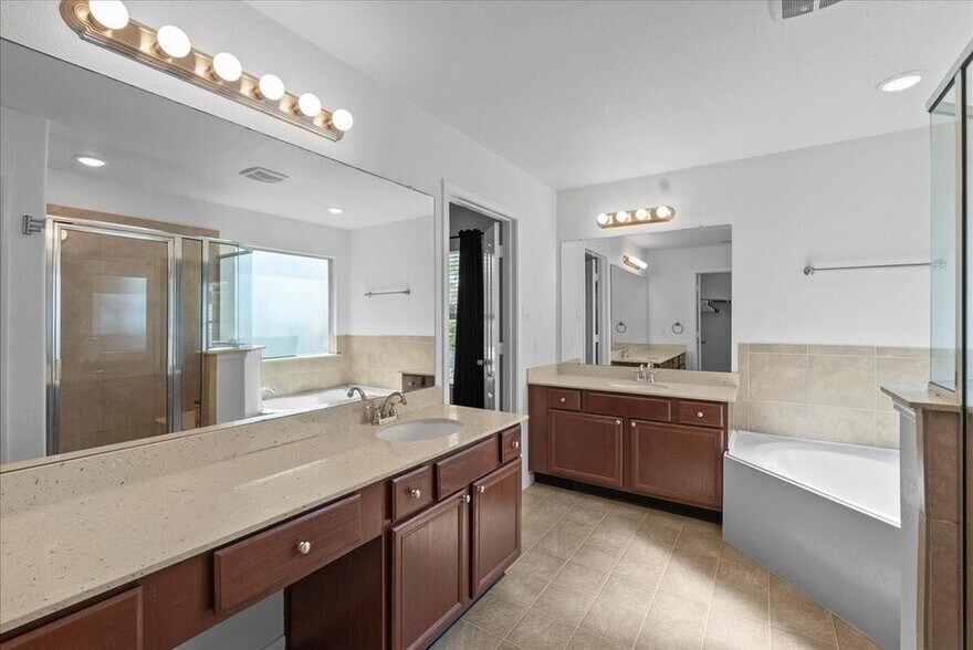 Building Photo - 17114 Amarose Dr