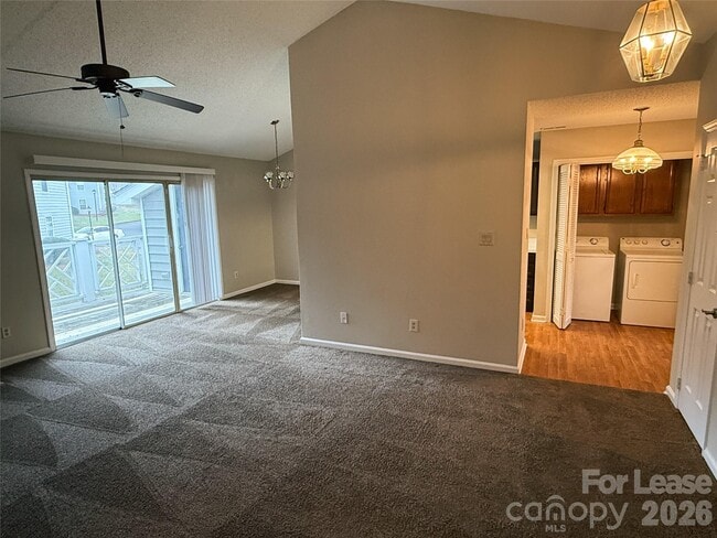 Building Photo - 2802 Iron Gate Ln