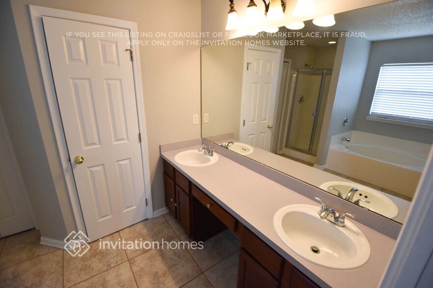 Building Photo - 513 Cricket Cove Ct