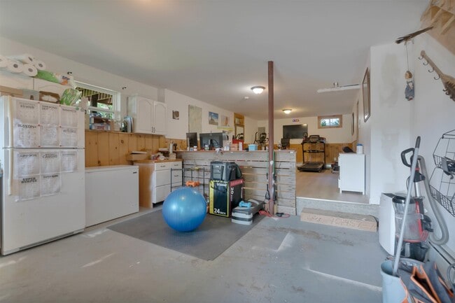 Building Photo - 77 Barkers Pond Rd