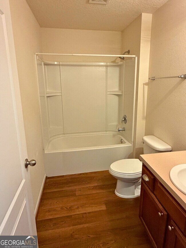 Building Photo - 227 Brooklet Cir