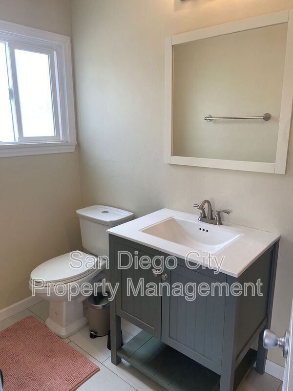 Building Photo - 5442 San Onofre Terrace