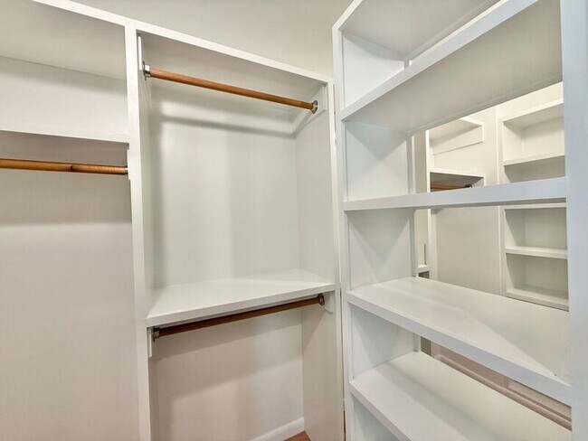 Building Photo - 3322 Ocotea St