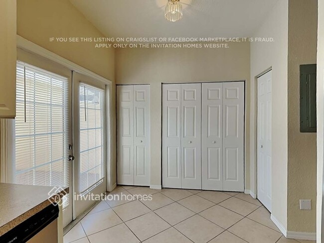 Building Photo - 187 E Thatch Palm Cir