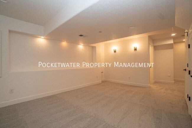 Building Photo - 1237 St John St