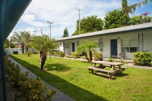 Building Photo - 2306 Fillmore St