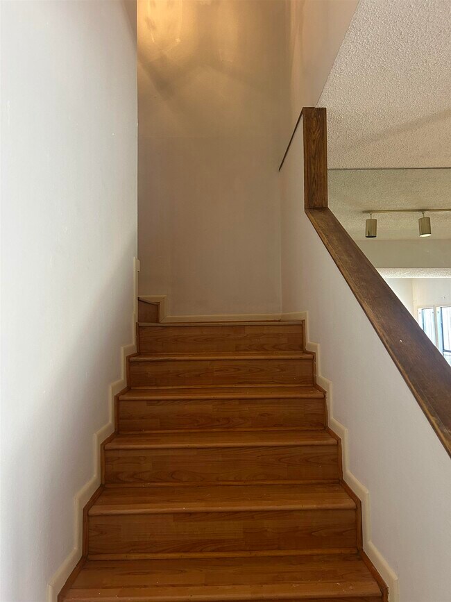 Building Photo - 108 Martingale
