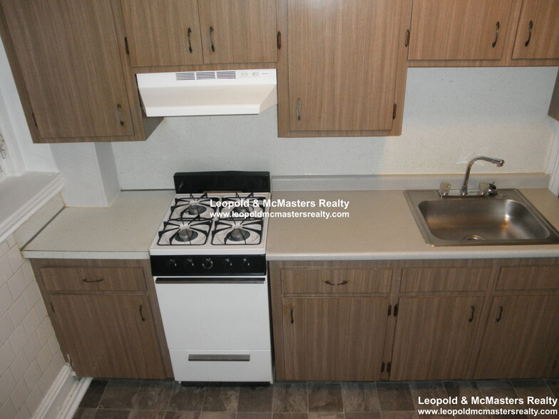 Building Photo - 49 Winship St