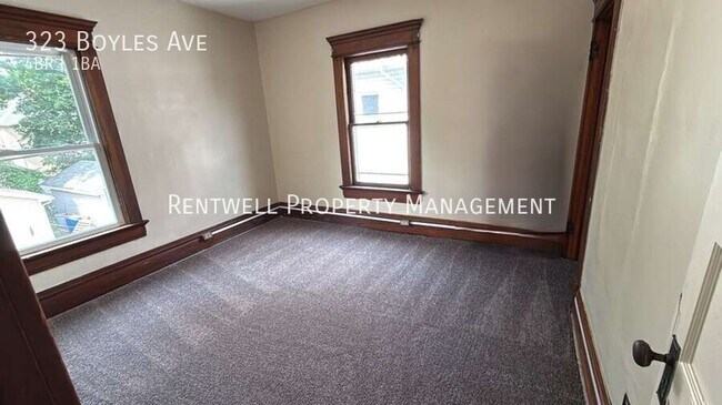 Building Photo - 323 Boyles Ave