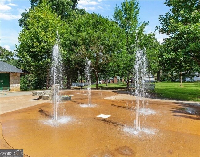 Building Photo - 1423 Fairbanks St SW