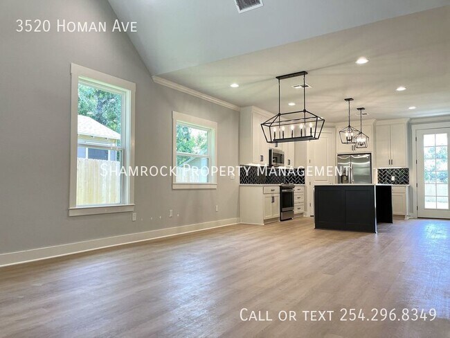 Building Photo - New Central Waco Home