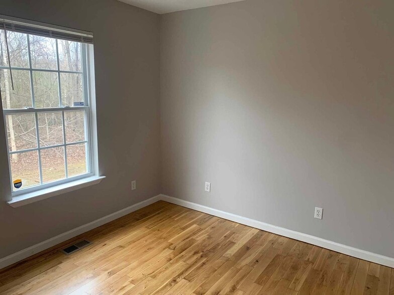 Building Photo - 115 Gulch Rd