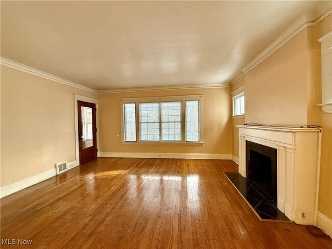 Building Photo - 1208 St Charles Ave