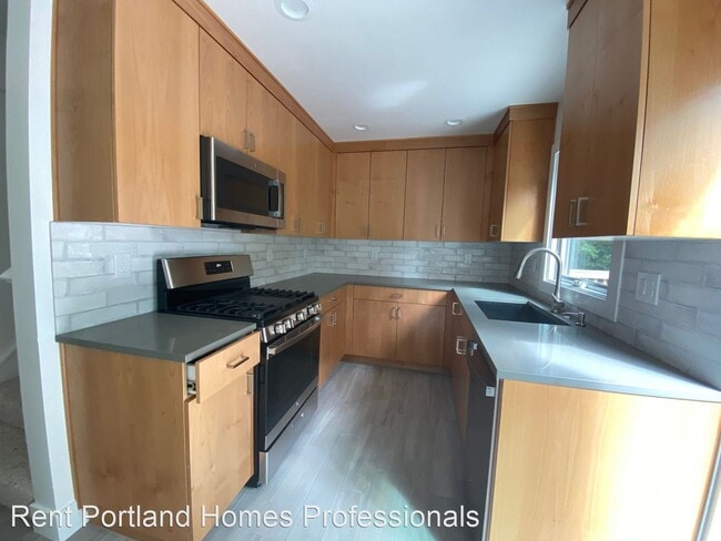 Building Photo - 3 br, 2 bath House - 3106 SW Maricara Street