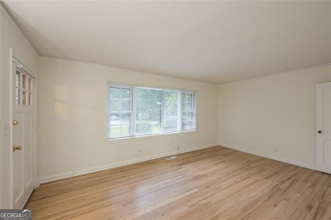 Building Photo - 2293 Vistamont Dr