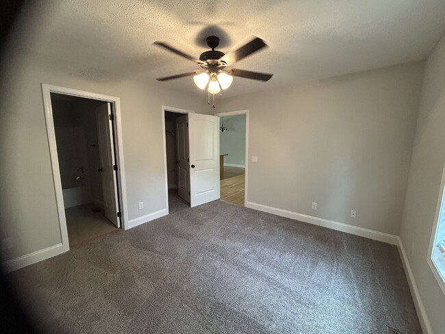 Building Photo - 3-Bedroom Ranch Style Home with 2 Full Bat...