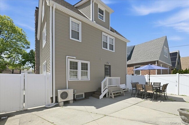 Building Photo - 38-11-38205 205th St