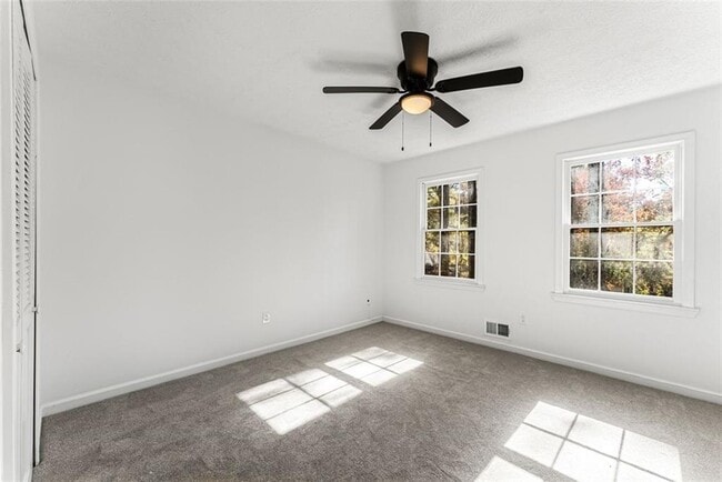 Building Photo - 444 Wellington Way