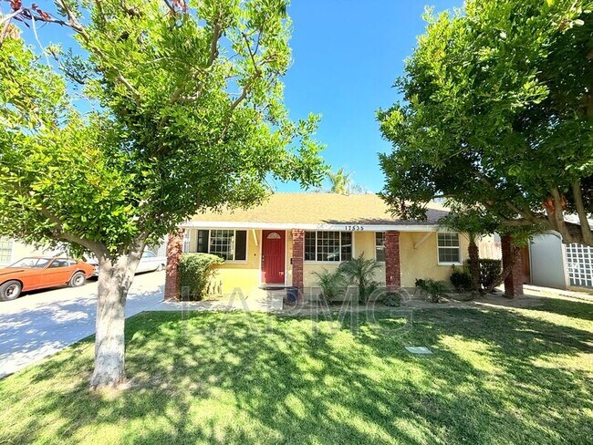 Building Photo - 17535-17537 Baltar Street