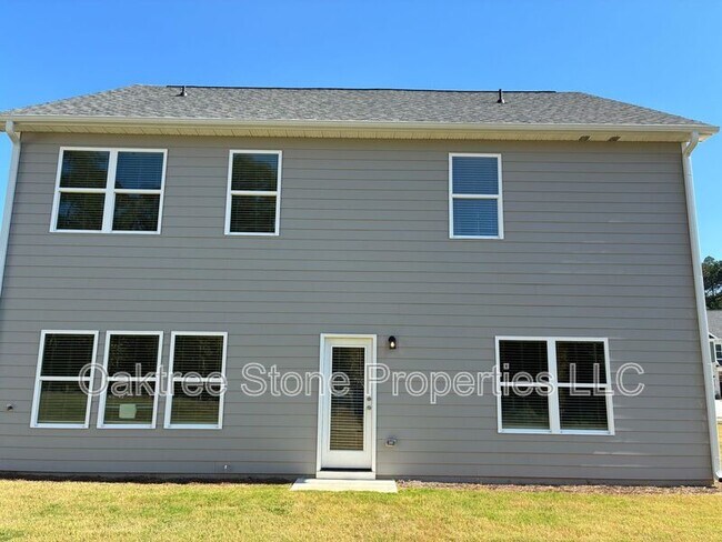 Building Photo - 3378 Skyland Dr