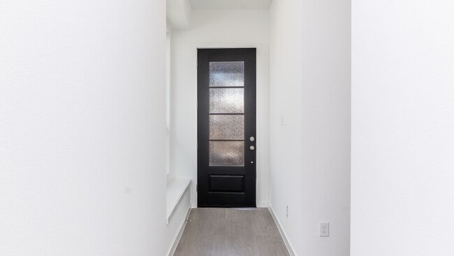 Building Photo - 2206 Diagonal Ln