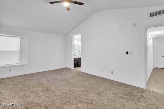 Building Photo - 7489 Plaza Redonda Dr