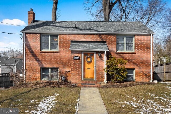 Building Photo - 1611 Ballard St