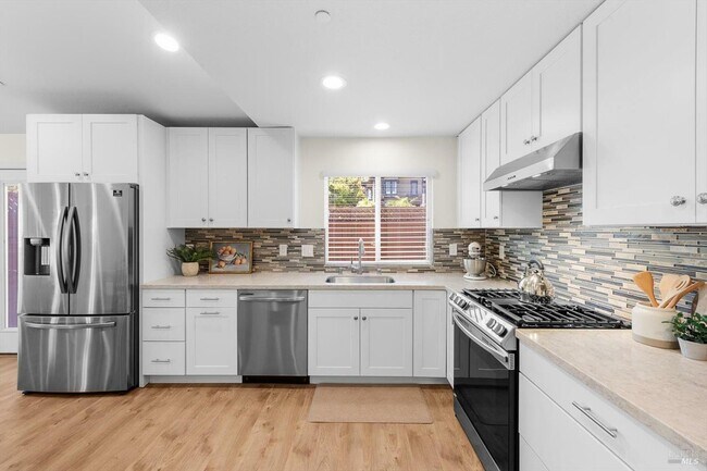 Building Photo - 101 Merrill St