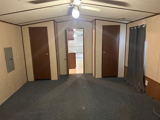 Building Photo - 108 Pine Ridge Dr