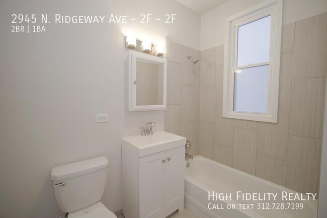Building Photo - 2945 N Ridgeway Ave