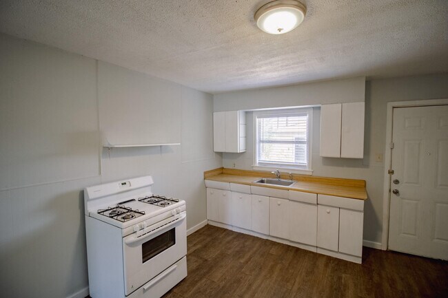 Building Photo - 2906 43rd St