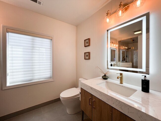 Building Photo - Wine Country Retreat with Guest Cottage & Vineyard Views