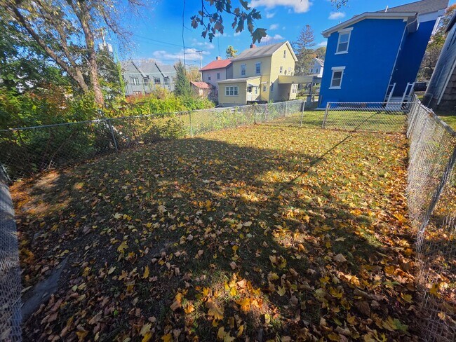 Building Photo - 2 bedroom apartment building - Poughkeepsie