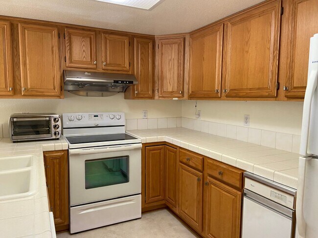 Building Photo - 105 Stone Pine Ln