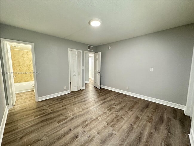 Building Photo - 1400 NE 56th St