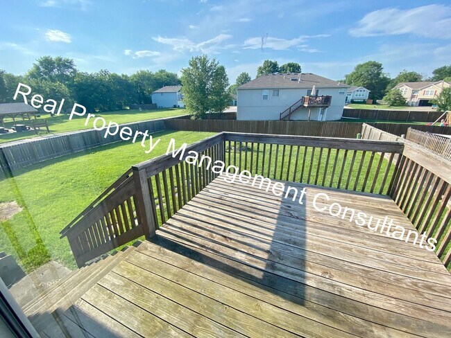 Building Photo - 3 Bedroom in Lees Summit School District