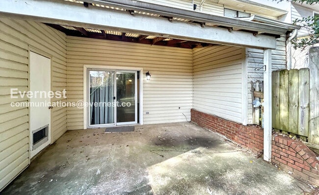 Building Photo - 493 Cedar Crest Dr