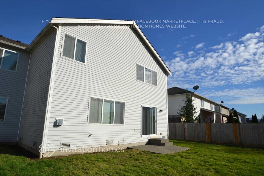 Building Photo - 1511 Riddell Ave NE