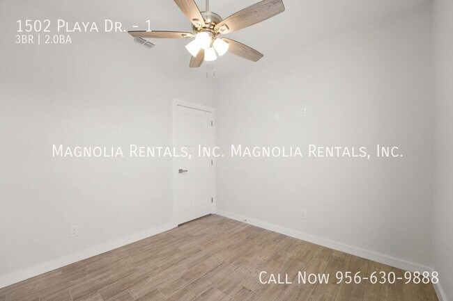 Building Photo - 1502 Playa Dr