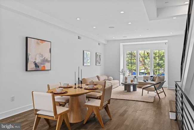 Building Photo - 742 S Broad St