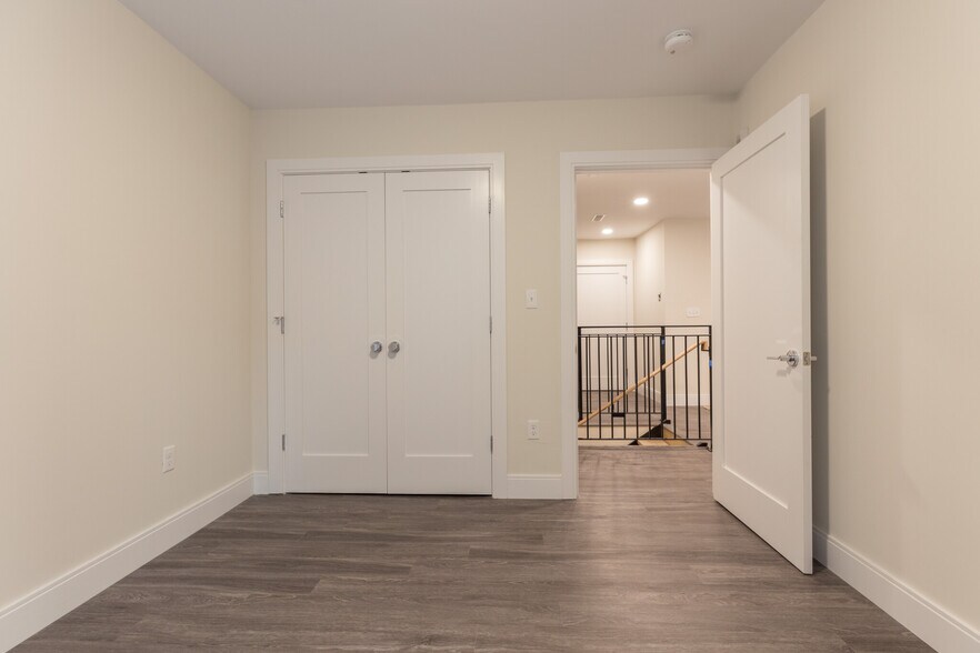 Building Photo - 1060 Tremont St